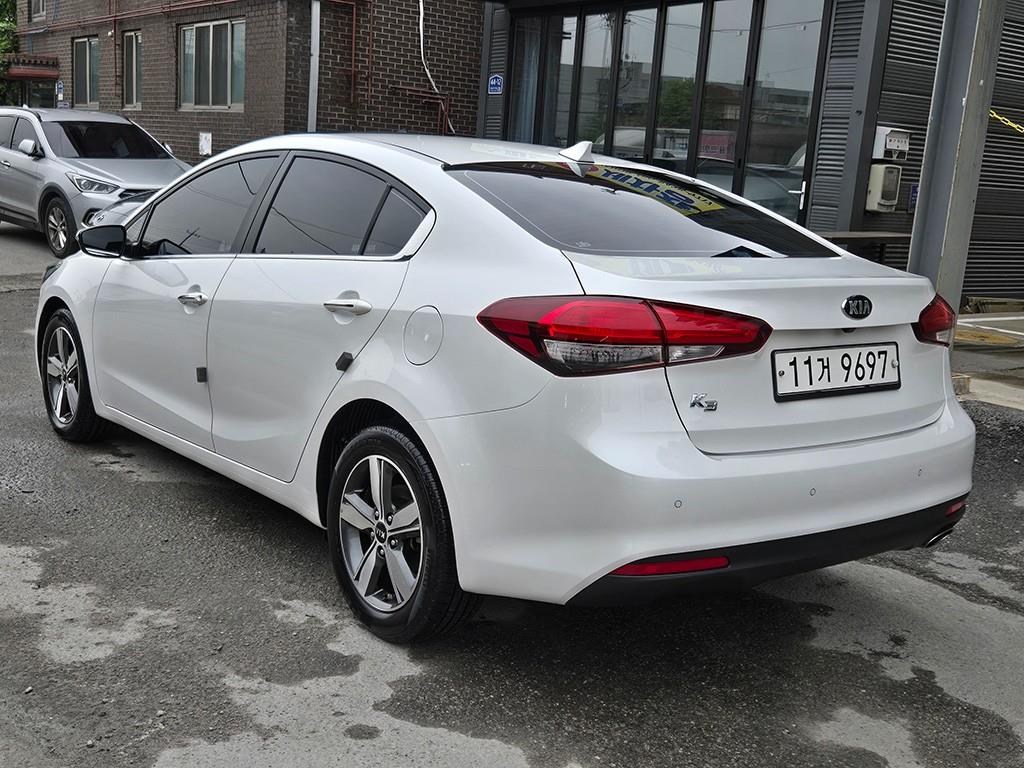 KIA K3 - Vista 3