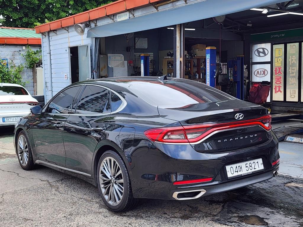 HYUNDAI Grandeur - Vista 4
