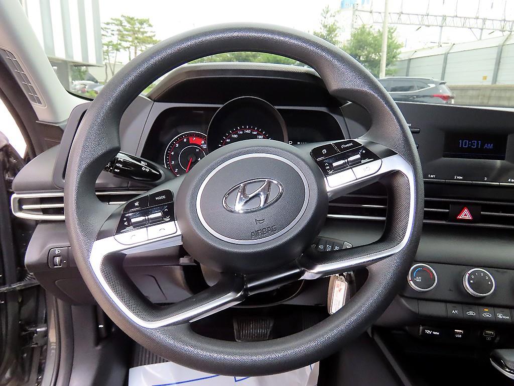 HYUNDAI Avante - Vista 8
