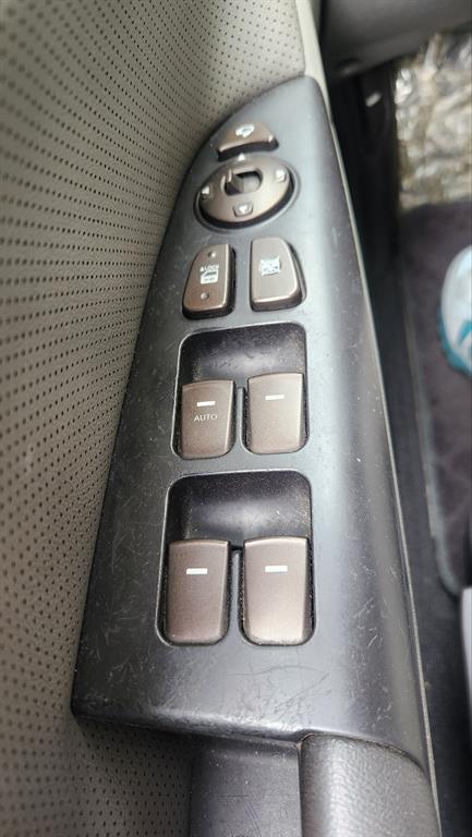 HYUNDAI Sonata - Vista 12
