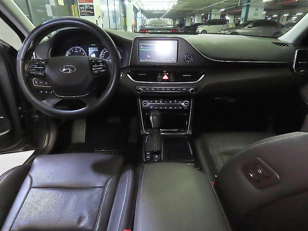 HYUNDAI Grandeur - Vista 10