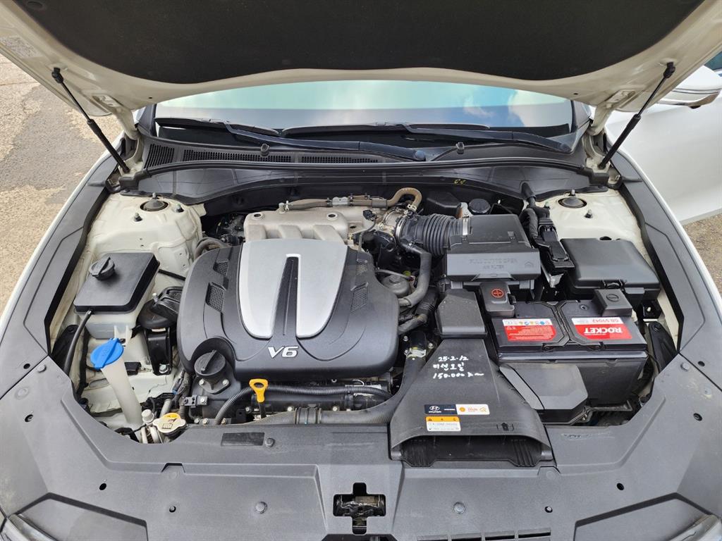 HYUNDAI Grandeur - Vista 7