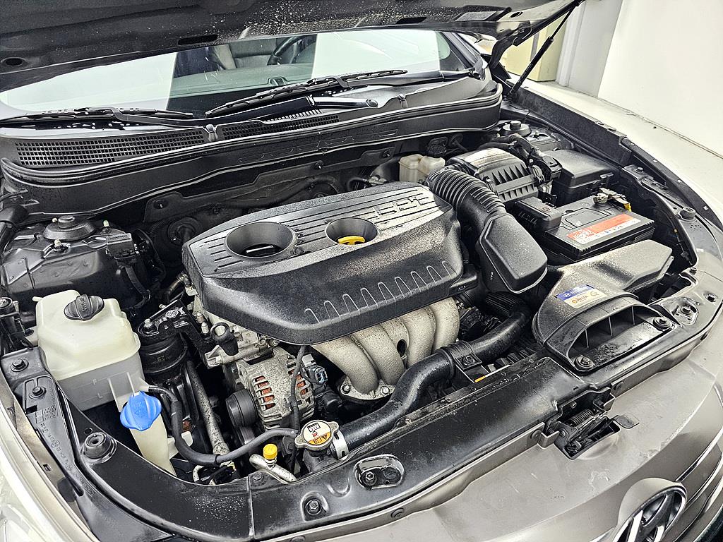 HYUNDAI Sonata - Vista 6