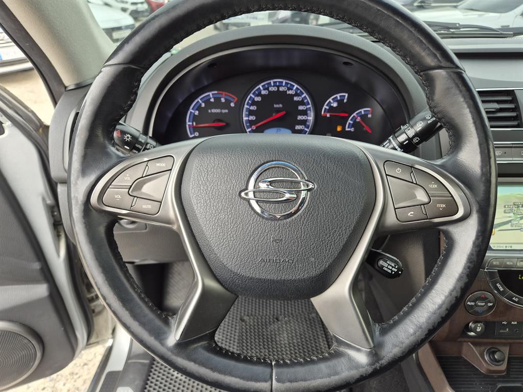 Ssangyong Rexton 2015 Plateado - Importación desde Corea - HF Imports Iquique - Foto 14
