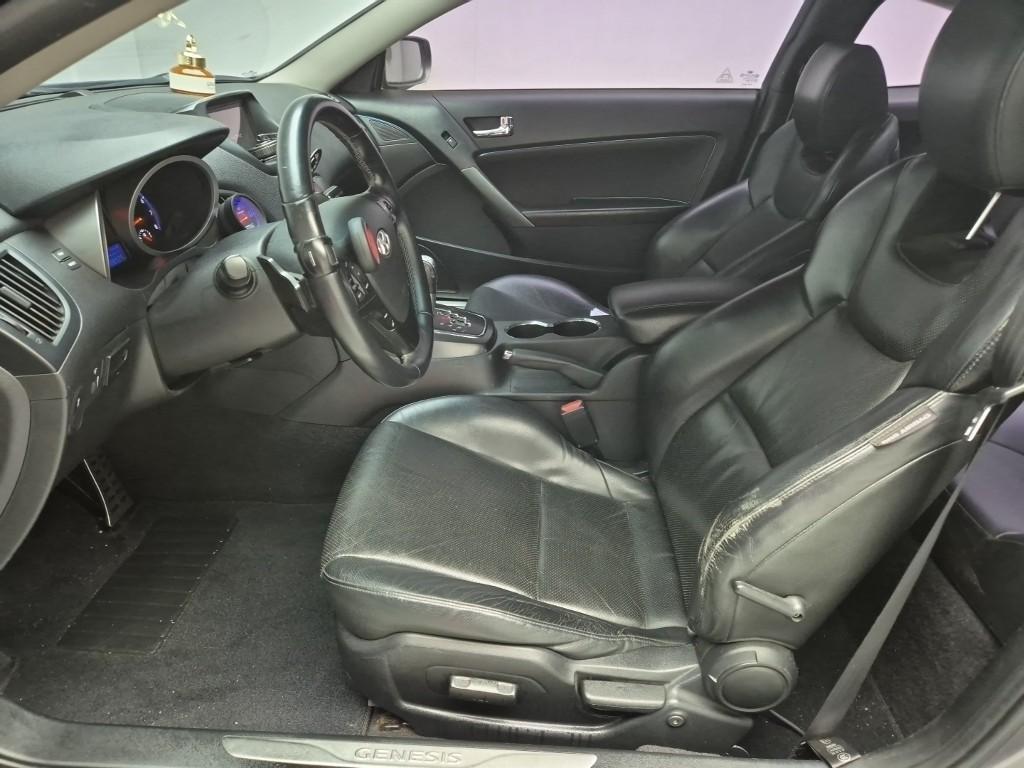 HYUNDAI Genesis - Vista 11
