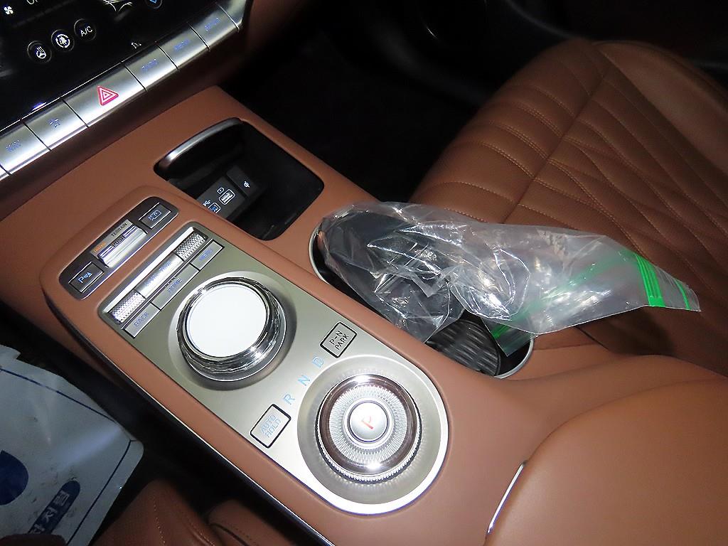 Genesis GV70 - Vista 12