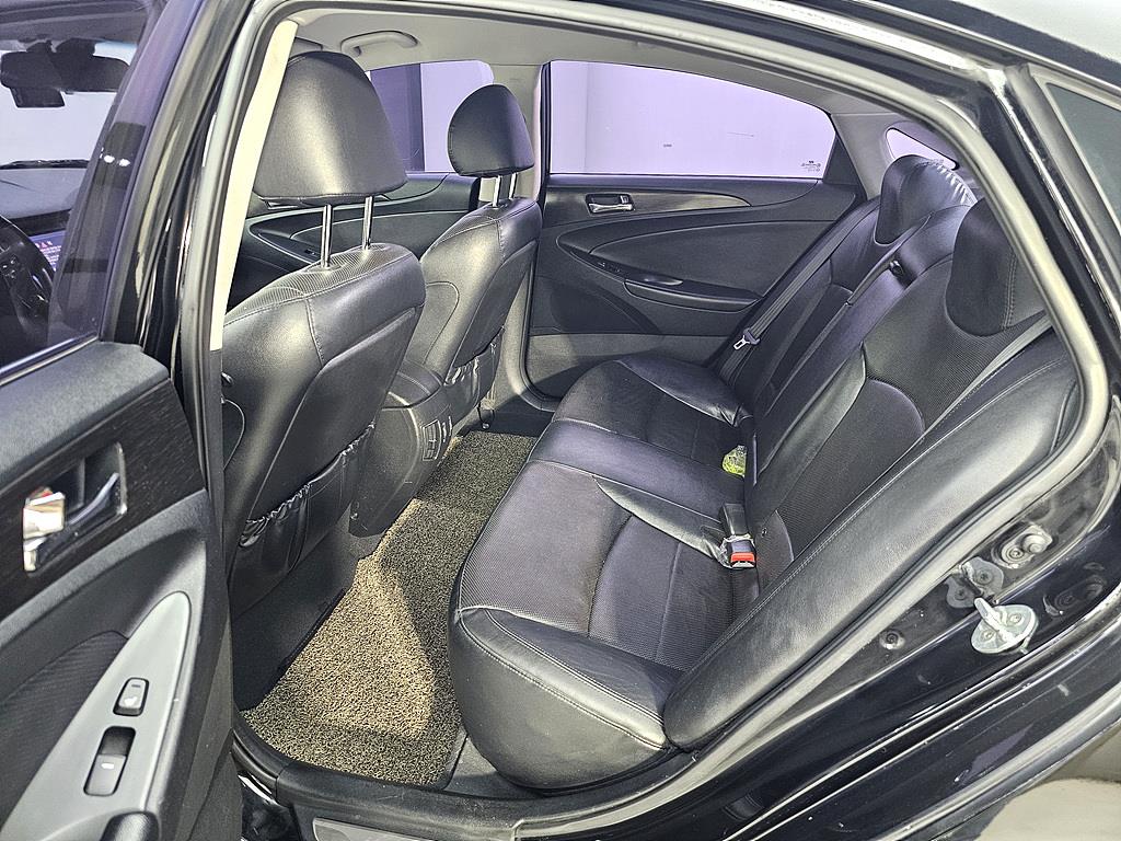 HYUNDAI Sonata - Vista 9