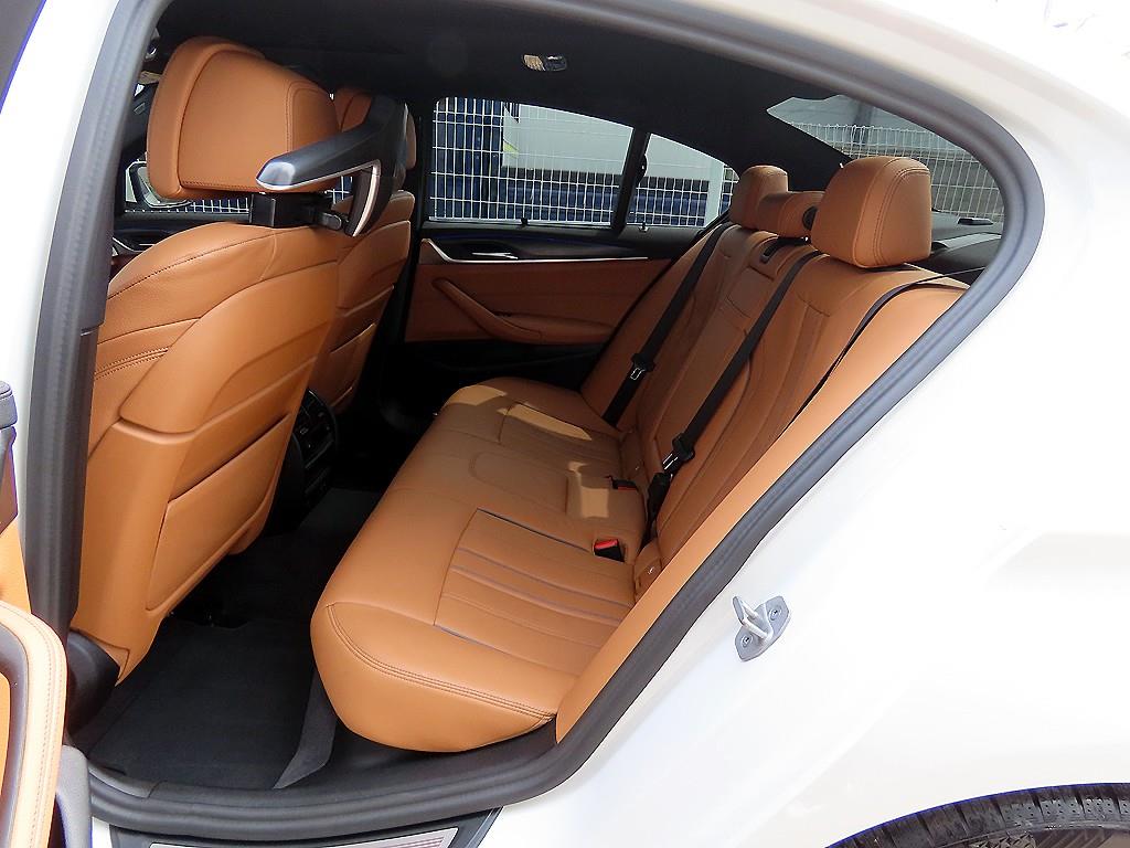 BMW 5 Series - Vista 6