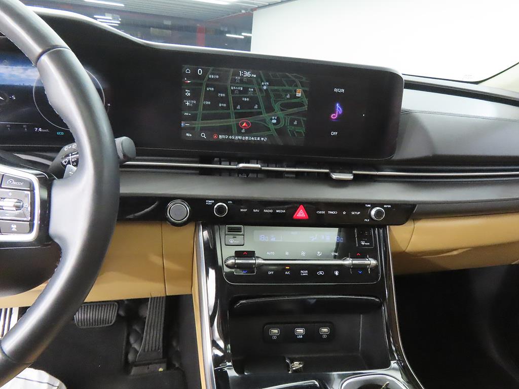 KIA Carnival - Vista 10