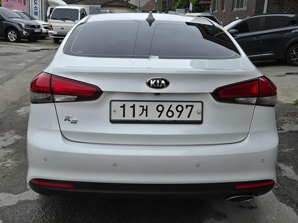 KIA K3 - Vista 4