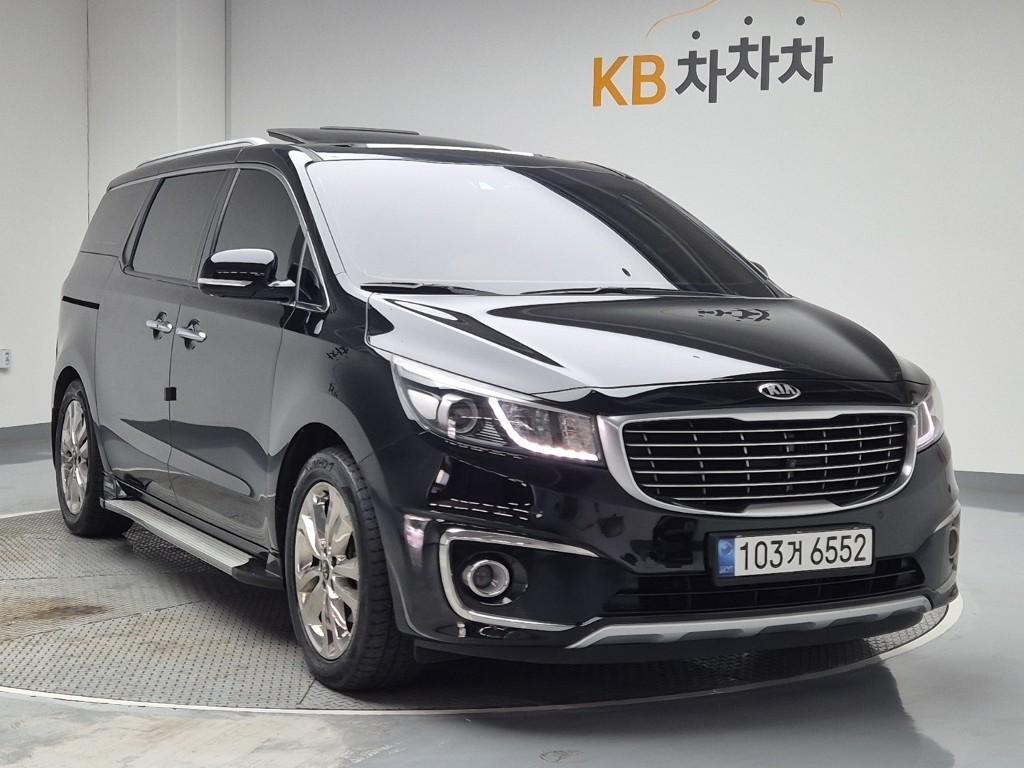 KIA Carnival - Vista 4