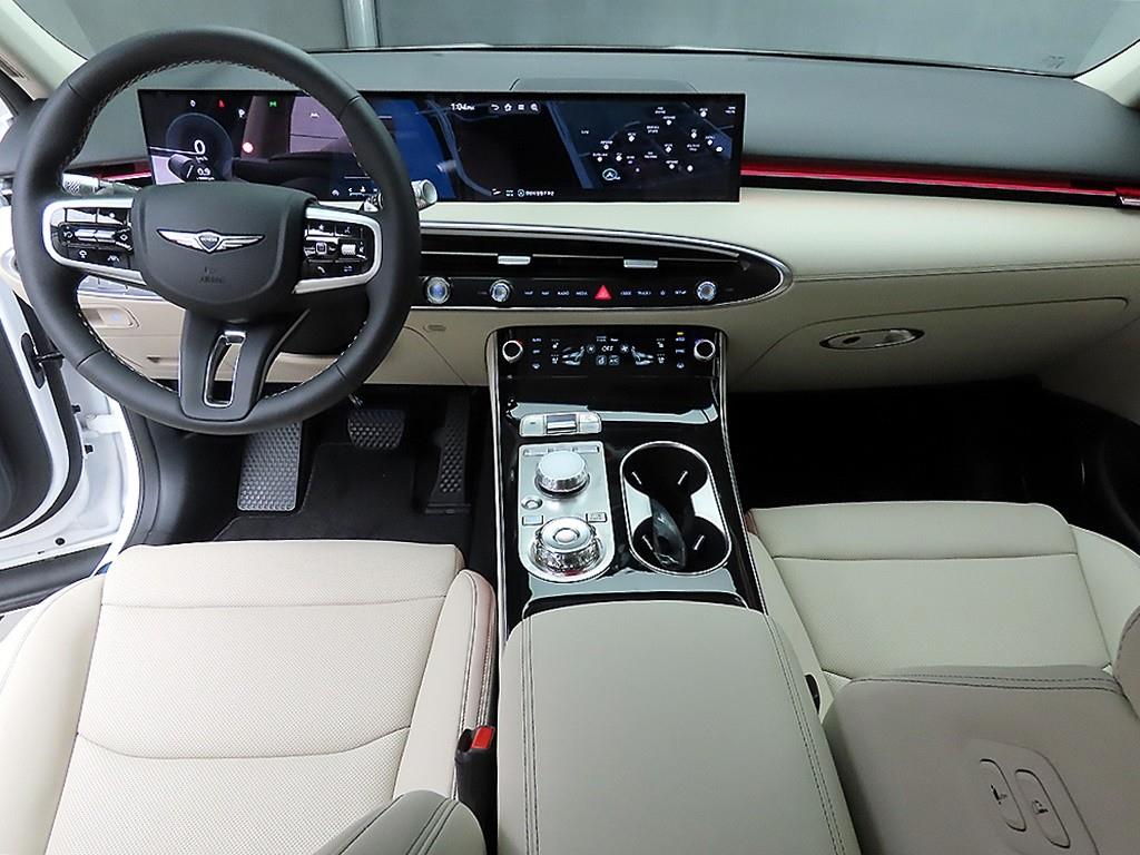Genesis GV70 - Vista 7