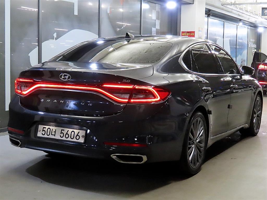 HYUNDAI Grandeur - Vista 4