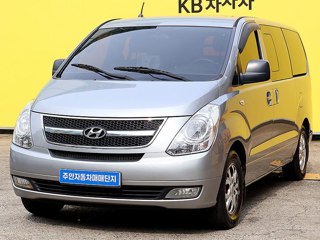 HYUNDAI Starex - Vista 3