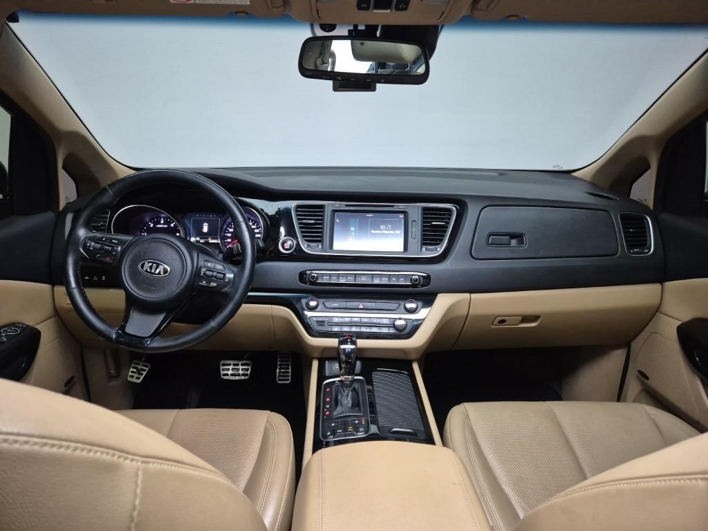 KIA Carnival - Vista 7
