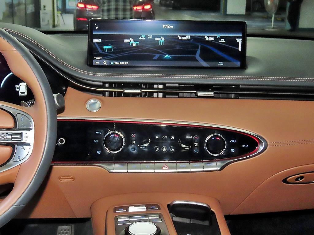 Genesis GV70 - Vista 11