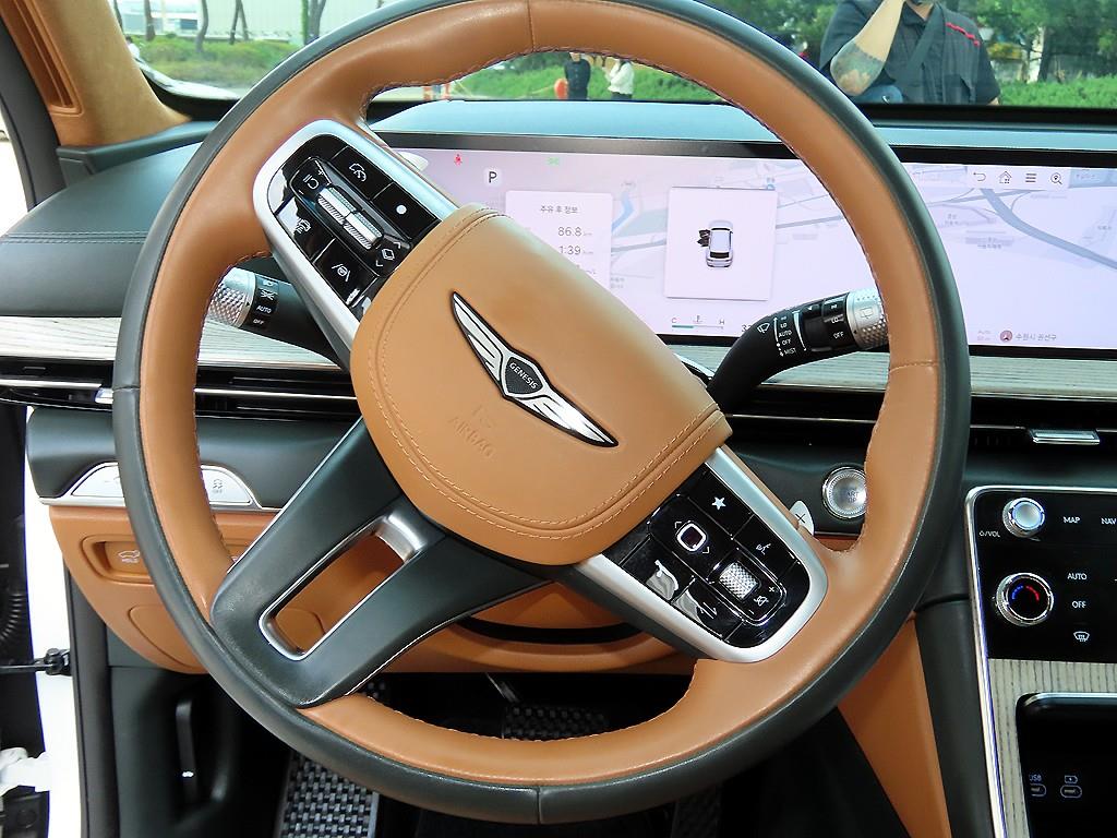 Genesis GV80 - Vista 8