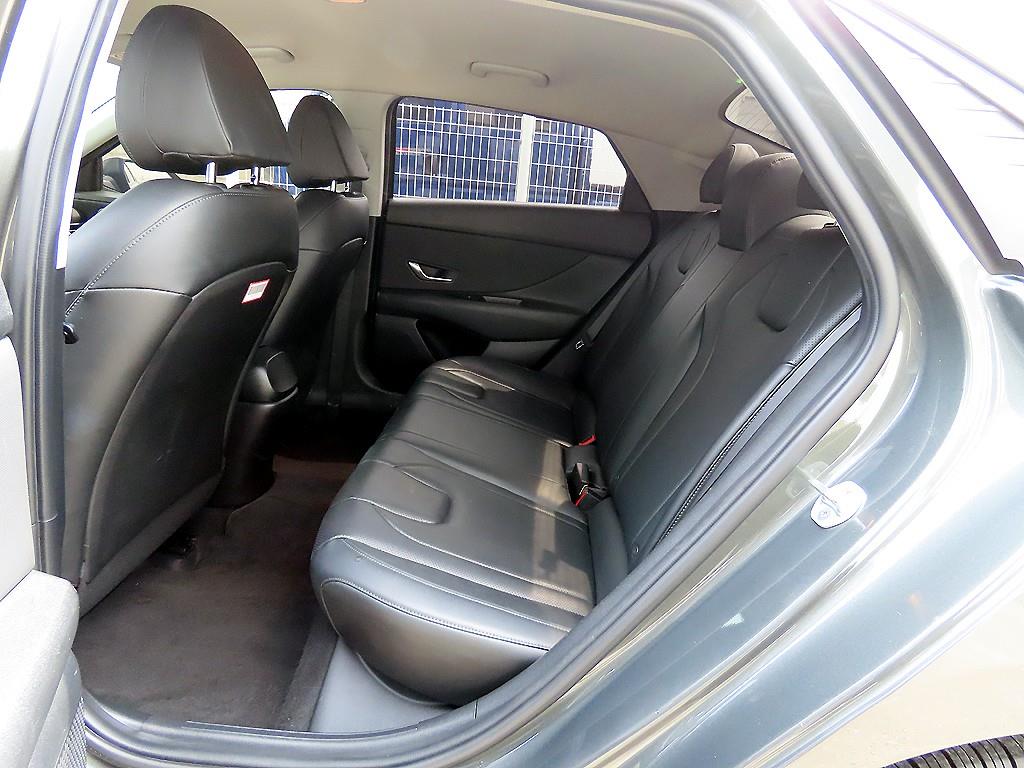 HYUNDAI Avante - Vista 6