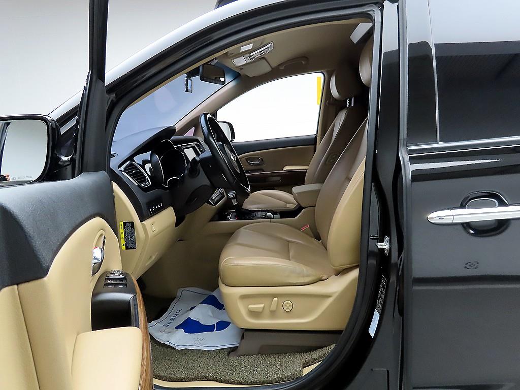 KIA Carnival 2018 Negro - Importación desde Corea - HF Imports Iquique - Foto 13