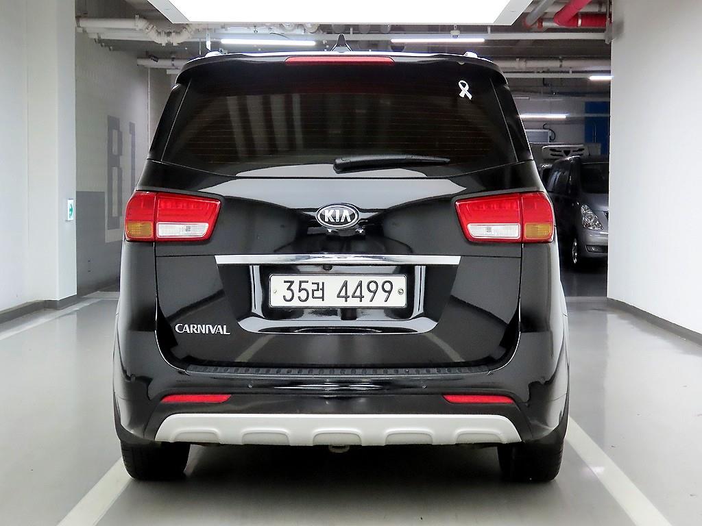 KIA Carnival - Vista 3