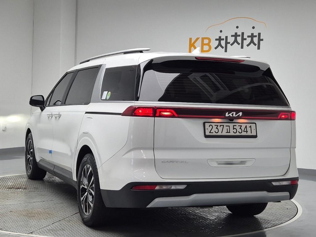 KIA Carnival - Vista 2