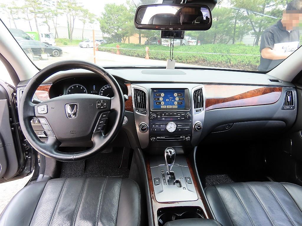 HYUNDAI Equus - Vista 7