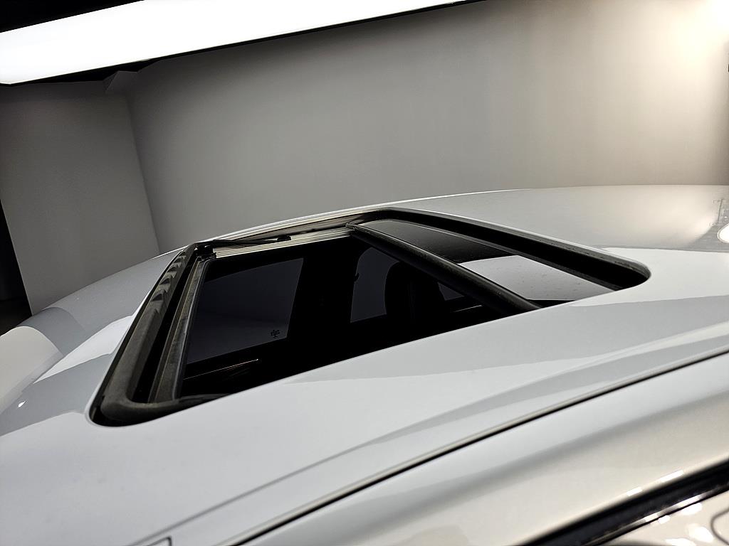 Mercedes Benz E class - Vista 12