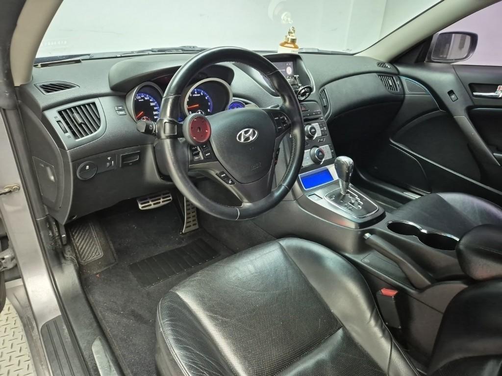 HYUNDAI Genesis - Vista 7