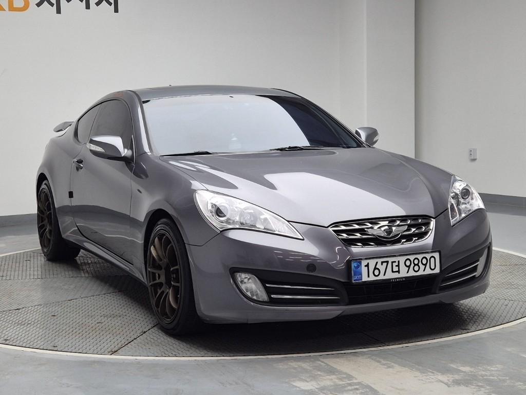 HYUNDAI Genesis - Vista 4