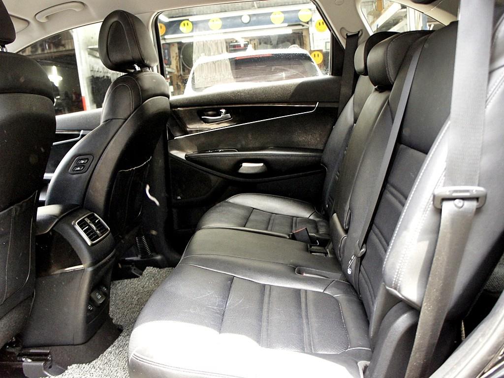KIA Sorento - Vista 11