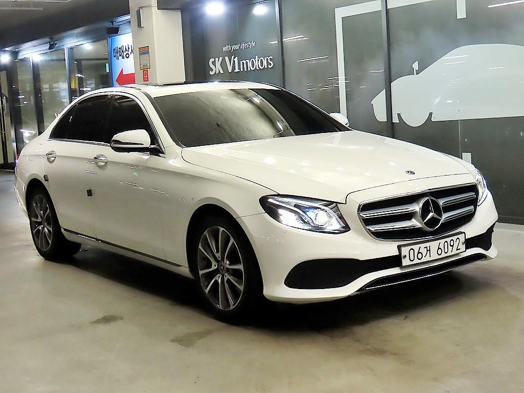 Mercedes Benz E class 2019 Blanco - Importación desde Corea - HF Imports Iquique - Foto 1