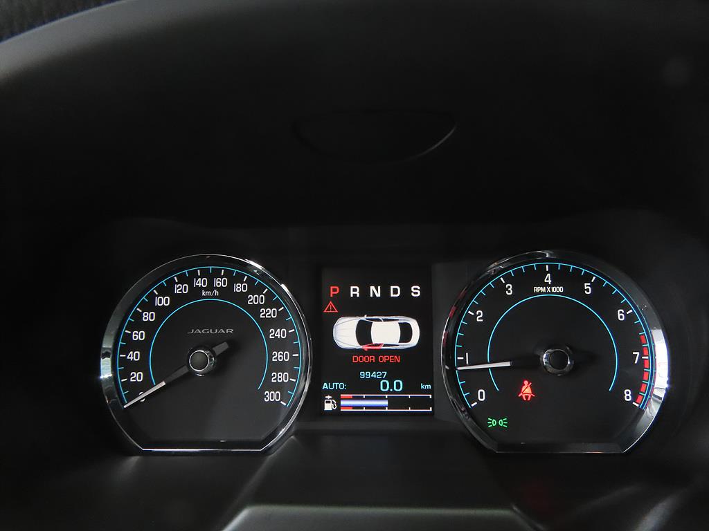 Jaguar XF - Vista 9