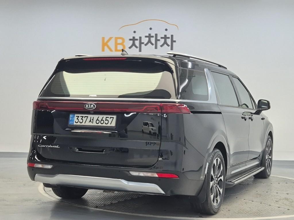 KIA Carnival - Vista 4