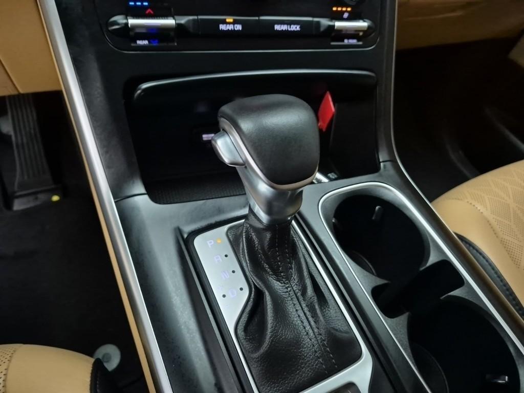 KIA Carnival - Vista 8