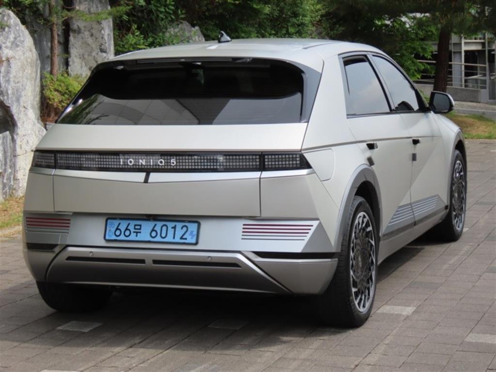 HYUNDAI Ioniq 5 - Vista 5