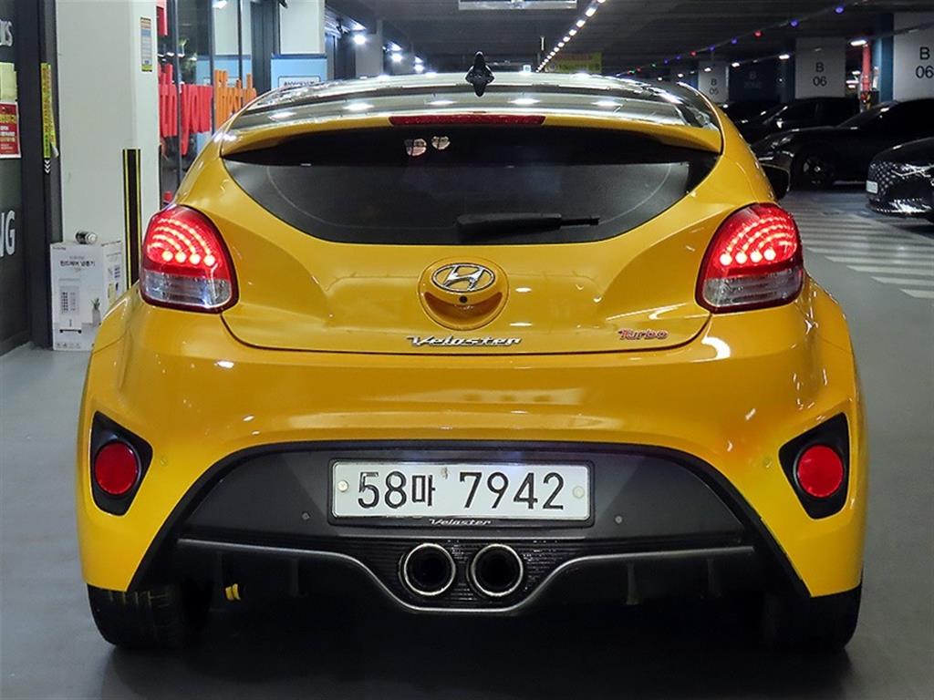 HYUNDAI Veloster - Vista 5