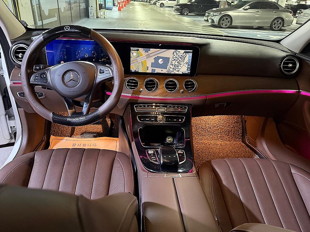 Mercedes Benz E class - Vista 6