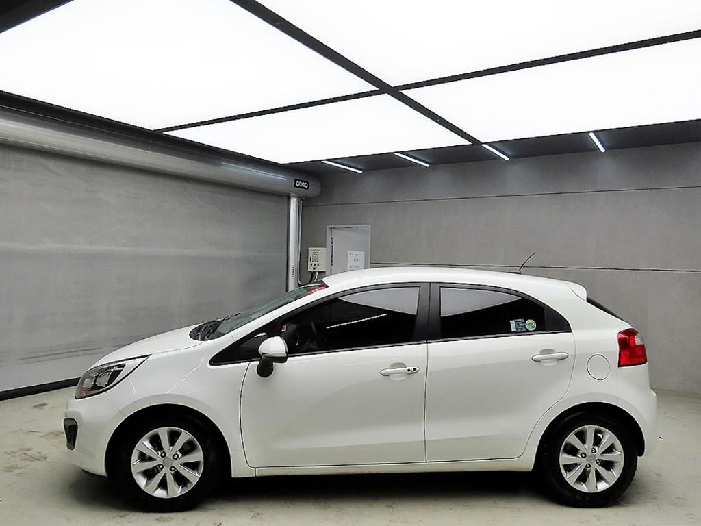 KIA Pride - Vista 4