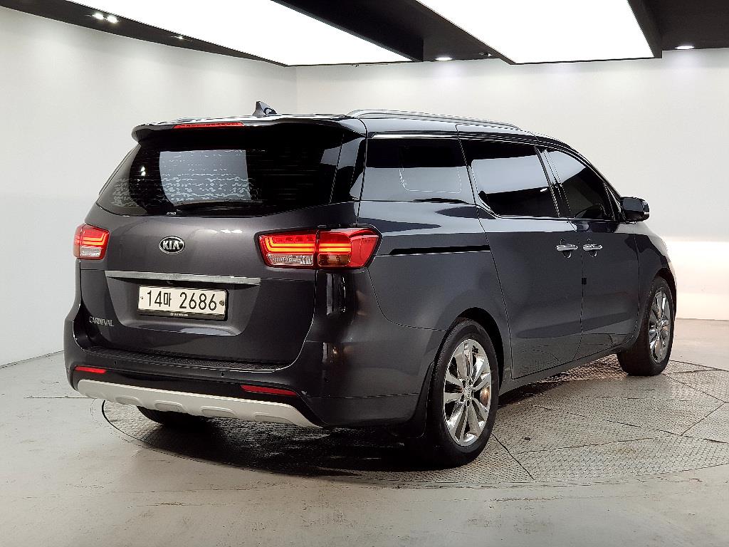 KIA Carnival - Vista 4