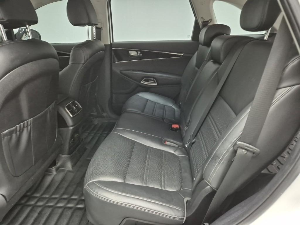 KIA Sorento - Vista 12