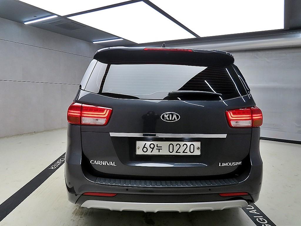 KIA Carnival - Vista 3
