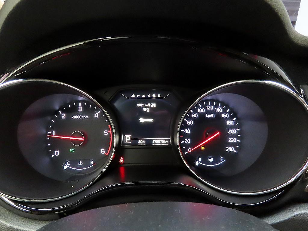 KIA Carnival - Vista 6
