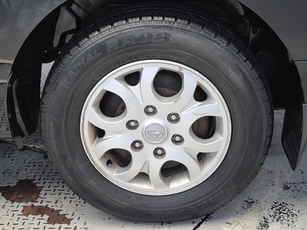 HYUNDAI Starex - Vista 6