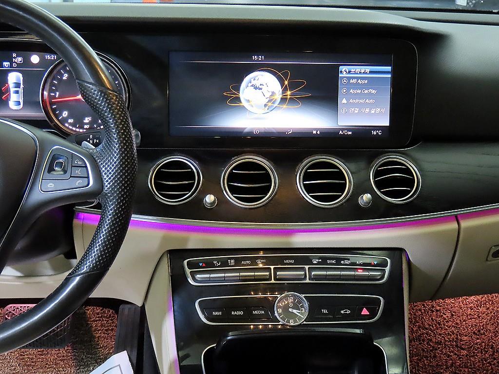 Mercedes Benz E class - Vista 11