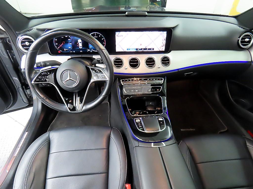 Mercedes Benz E class - Vista 7