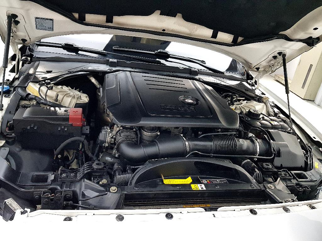 Jaguar XF - Vista 6