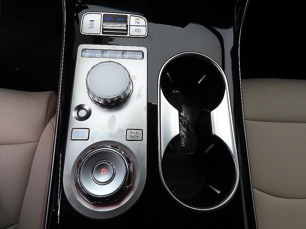 Genesis GV70 - Vista 10