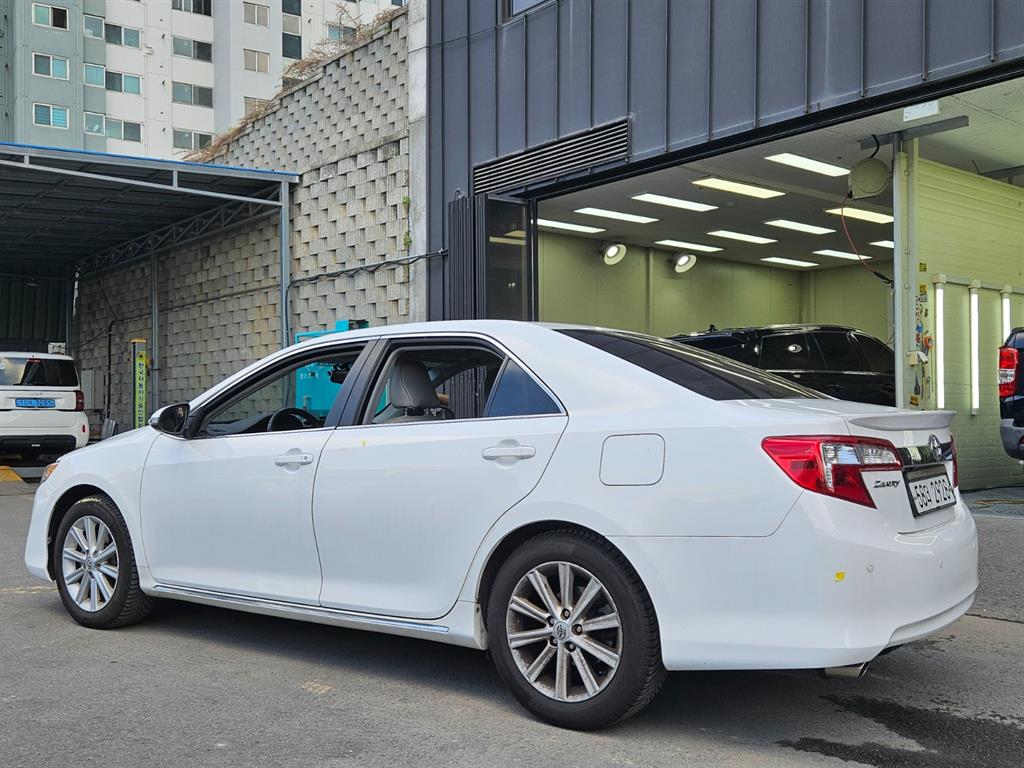 Toyota Camry - Vista 6