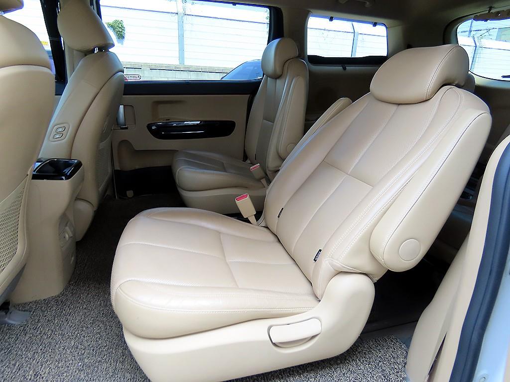 KIA Carnival - Vista 6