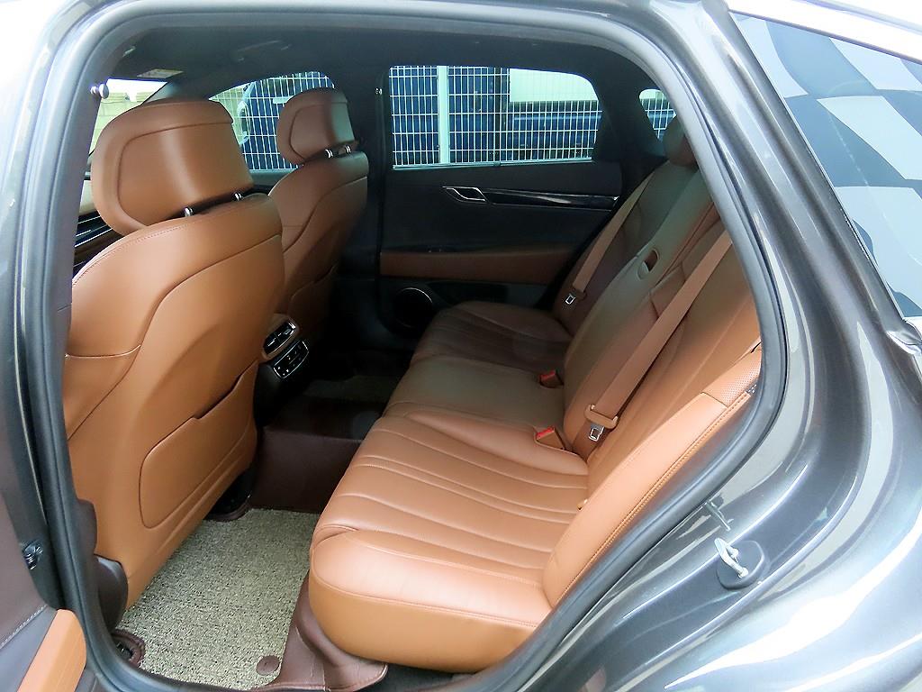 Genesis G80 - Vista 6